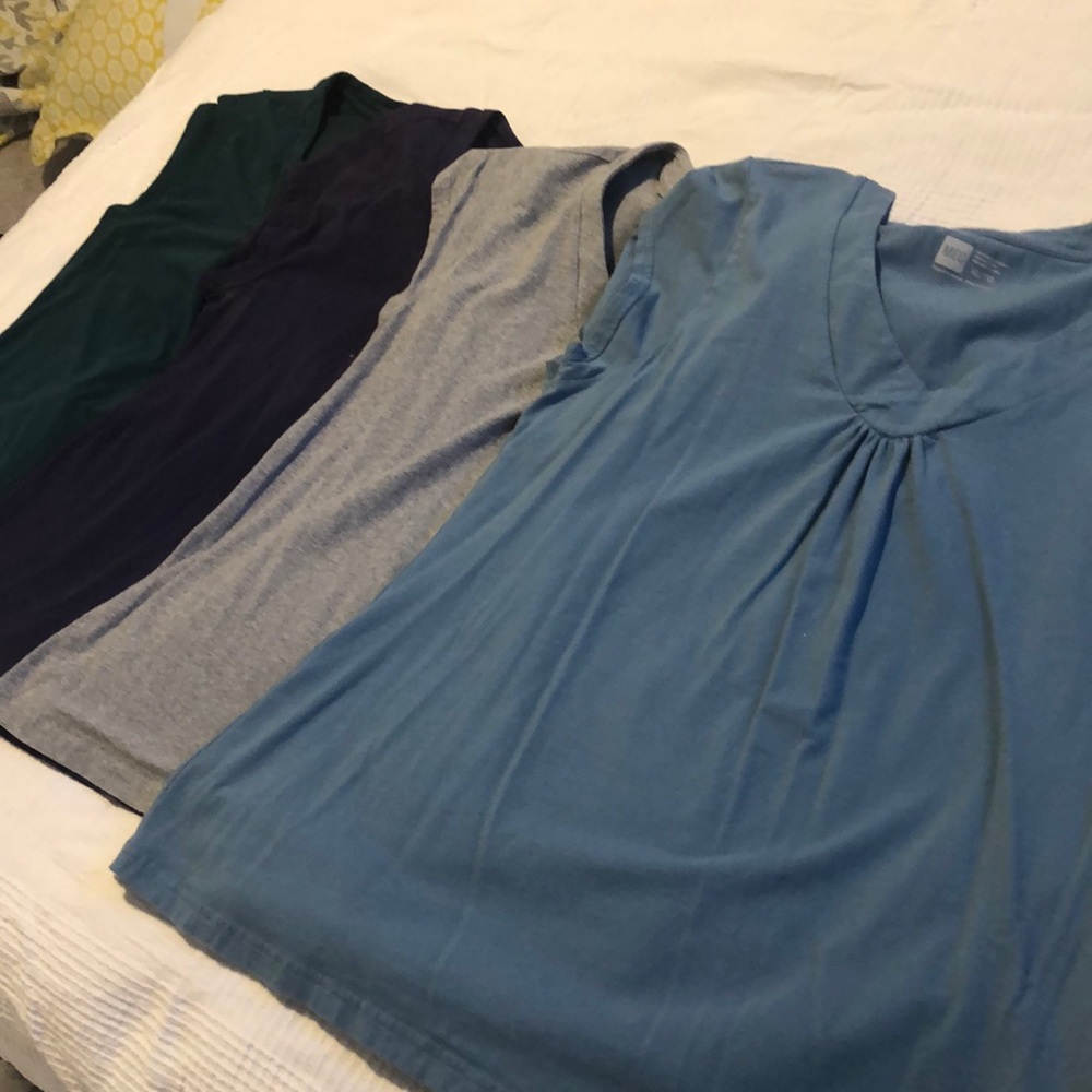 MEC v-neck tshirts